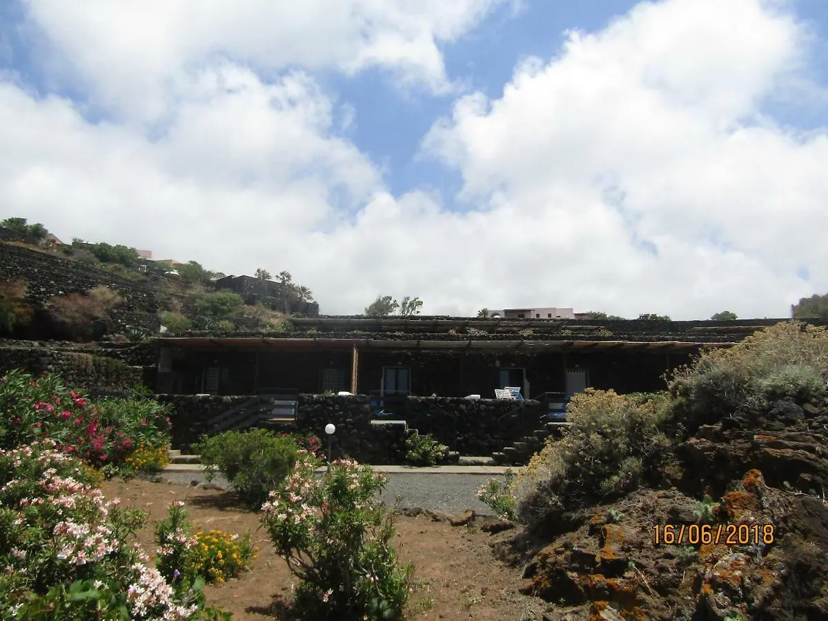 Dammusi Della Perla Nera Villa Pantelleria Island Italy